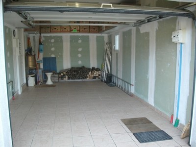 Garage.