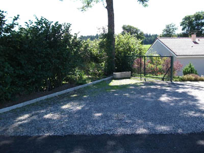 Entr�e c�t� garage.