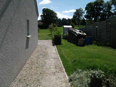 C�t� ouest, garage.