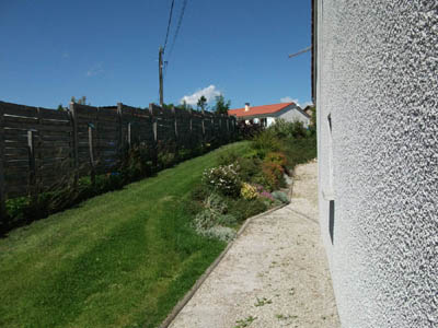 C�t� ouest, garage.