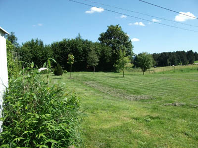 C�t� sud, terrain face maison.